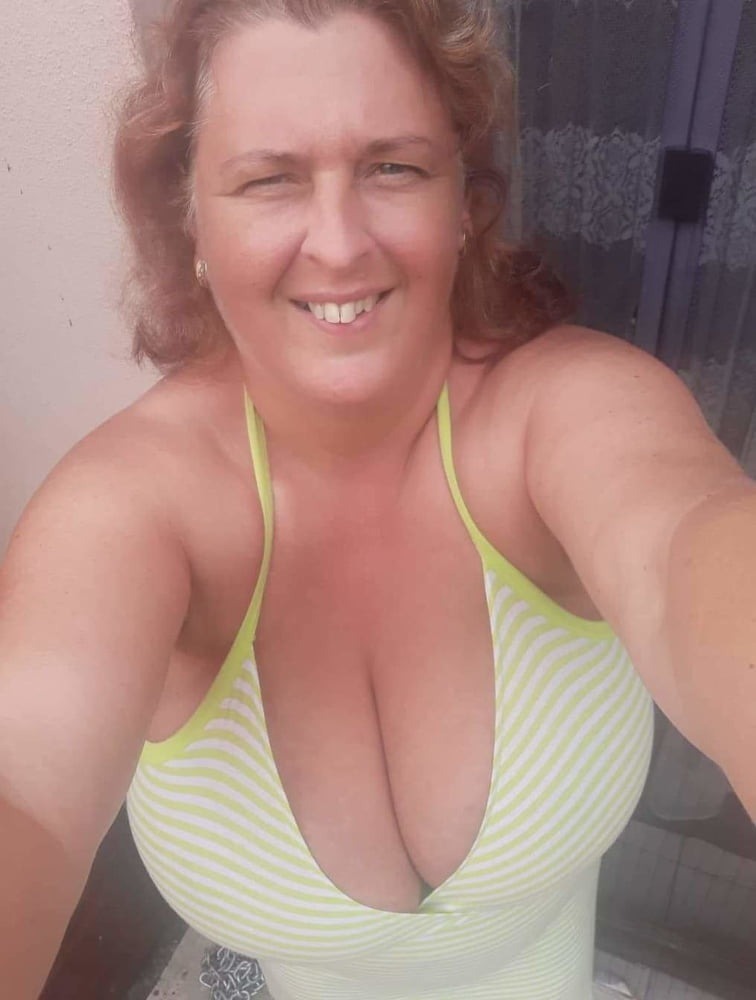 Busty Eve