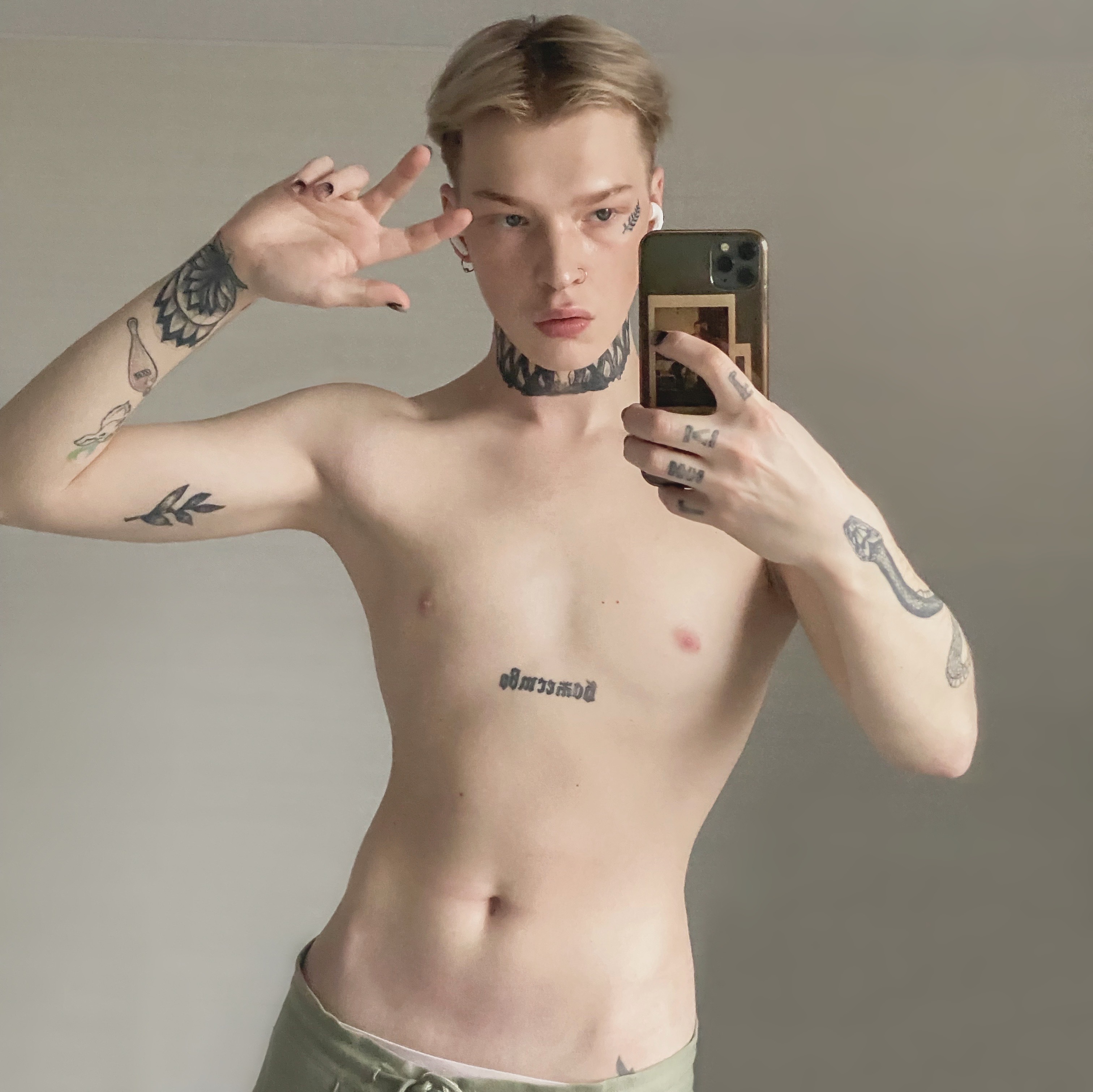 HOT BOY TWINK