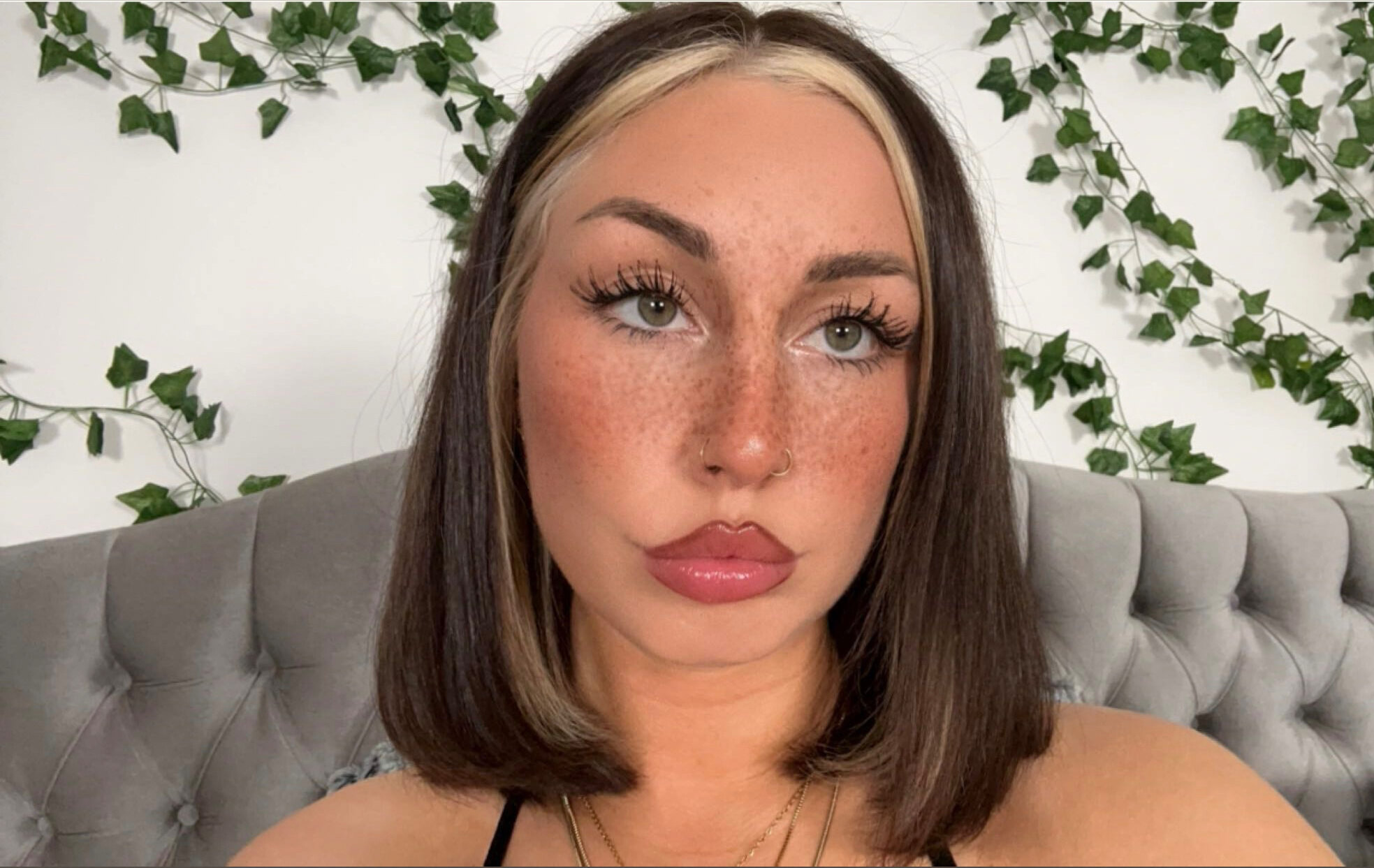 𝐄𝐬𝐭𝐡𝐞𝐫 🍑