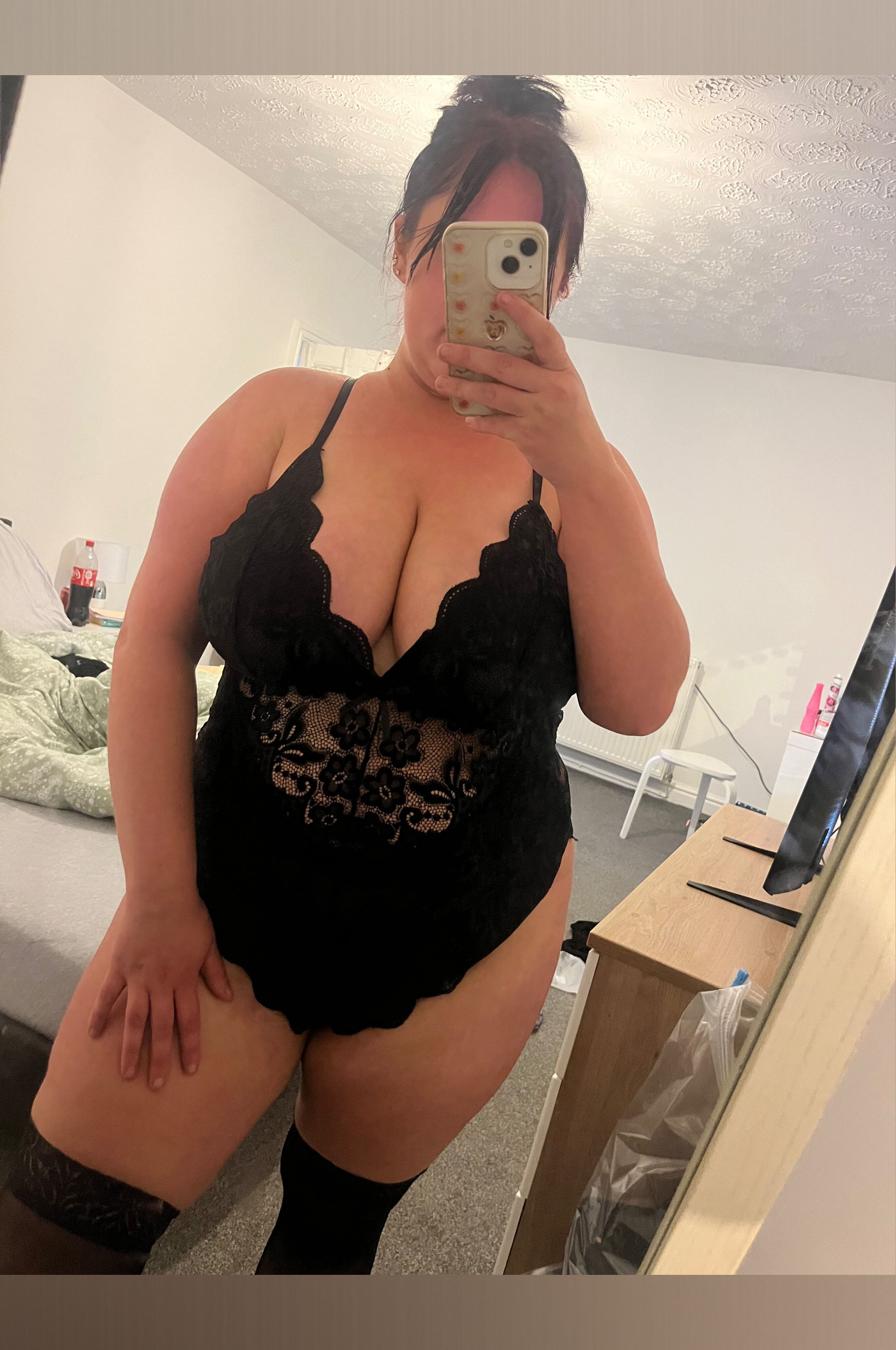 Pregnant Sexy Holly